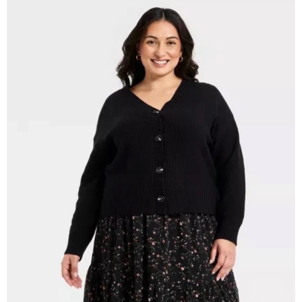 Ava & Viv Black Ribbed V-Neck Button Front Cropped Cardigan Sweater Plus Size 3X